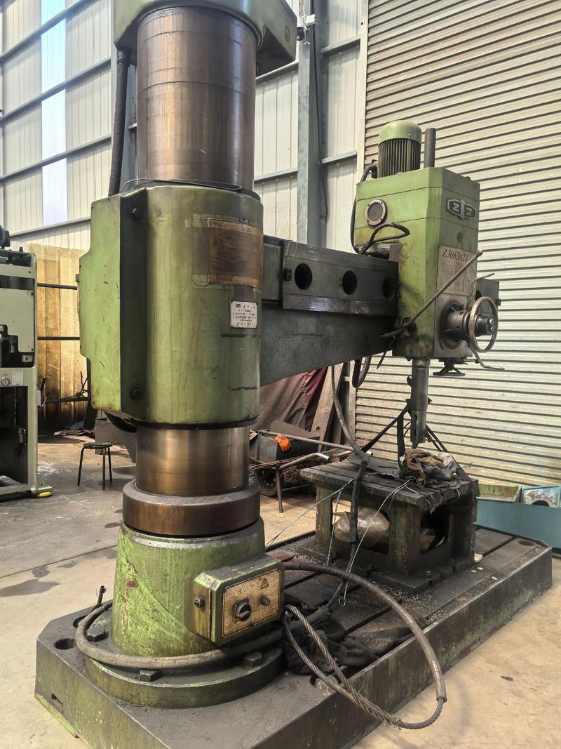 二手設(shè)備推薦 中捷3063搖臂鉆，安裝少用，八成新質(zhì)優(yōu)價(jià)廉